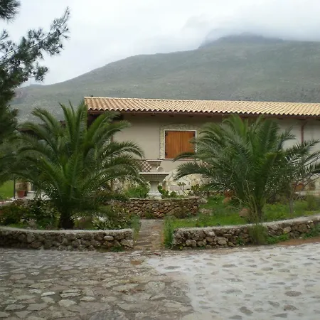 Di Lignis Villa